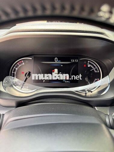 Toyota Innova Cross 2.0 2025 - 5000km xe siêu lươt