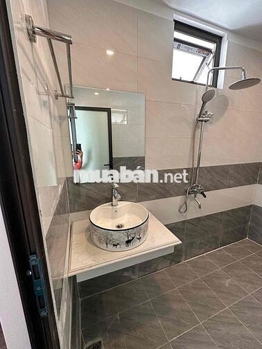 NHÀ NGUYÊN CĂN MỚI 100%. 30m2.4 TẦNG 1 TUM TẠI THẠCH BÀN LONG BIÊN.