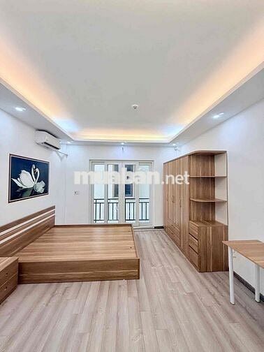 Bán nhà siêu hiếm Hoàng Hoa Thám, Ngõ rộng, tặng NT, 4 PN, DT 46m2