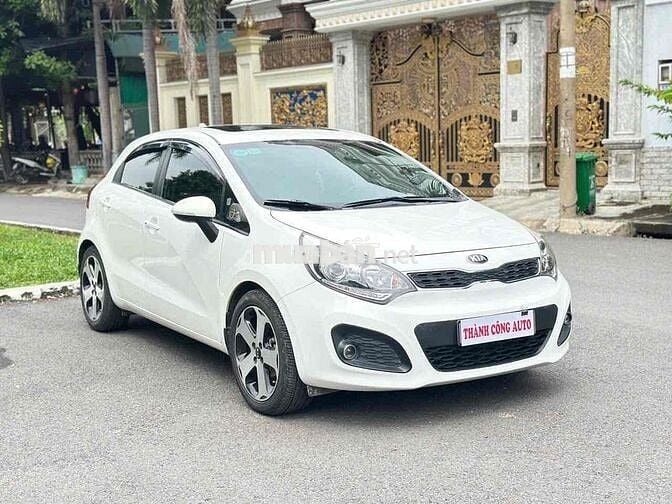 Kia Rio 2014 1.4 AT Hatchback - 79000 km
