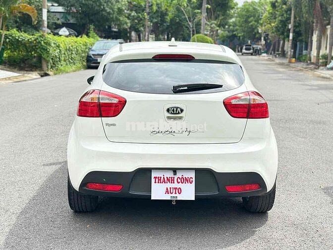 Kia Rio 2014 1.4 AT Hatchback - 79000 km