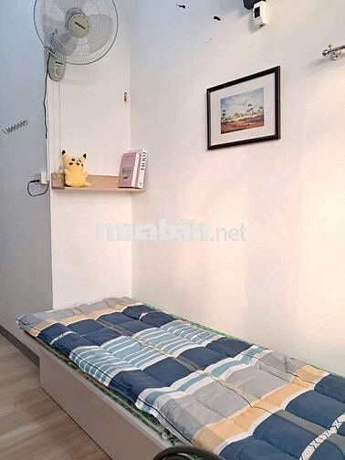 Phòng full nội thất, máy lạnh (1 người ở)
