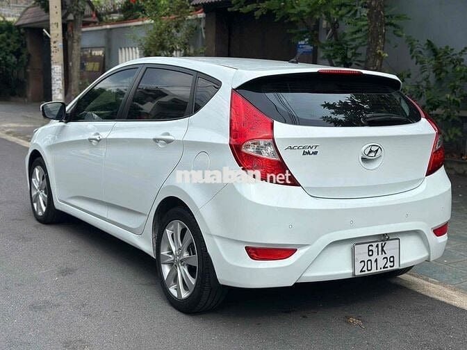 Hyundai Accent 2015 1.4 AT Hatchback - 97000 km