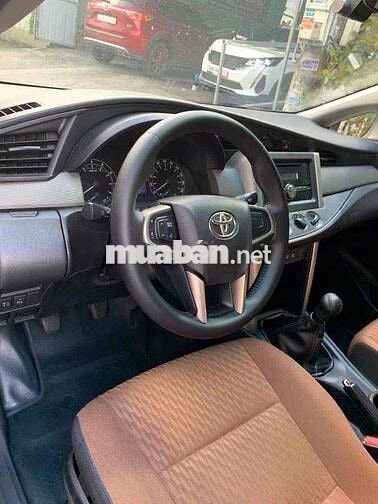 Toyota Innova 2016 - 160000 km