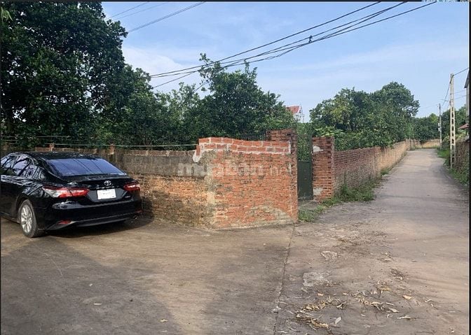Cho Thuê Nhà trọ 50m2 nhà, 2000m2 vườn Giá 2,5tr cách TP BắcGiang~ 6km