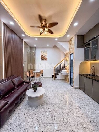 Nhà bán gấp Sư Vạn Hạnh Quận 10, 1 trệt 2 lầu giá chỉ 3,8 tỷ