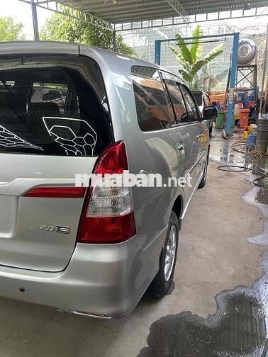 Toyota Innova 2014 E - 80000 km