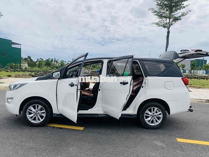 Toyota Innova 2018 2.0E - 58000 km