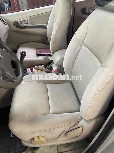 Toyota Innova 2014 E - 80000 km