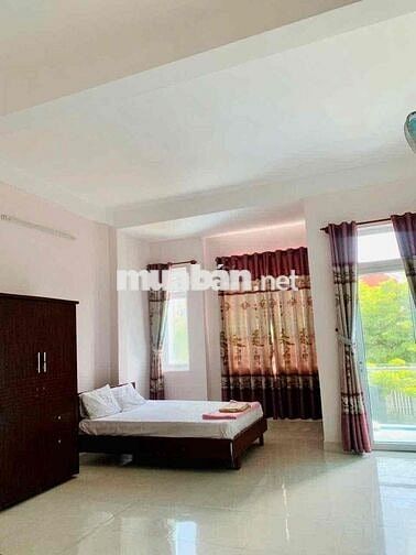 Nhà 3,5 tầng 10Phòng mặt tiền Đinh Công Trứ dòng tiền 45tr/tháng