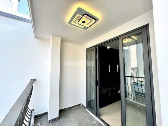 Bán nhà giá ngộp 3,9 tỷ - Gần Chợ Nguyễn Đình Chiểu, Phú Nhuận