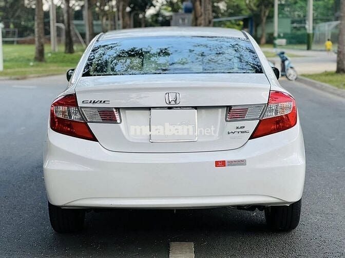 Honda Civic 1.8AT 2014 màu trắng