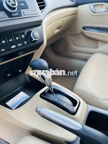 Honda Civic 1.8AT 2014 màu trắng