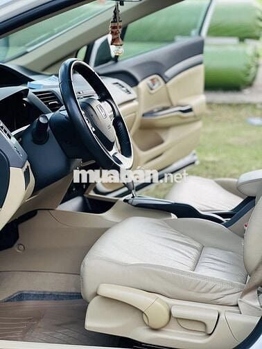 Honda Civic 1.8AT 2014 màu trắng