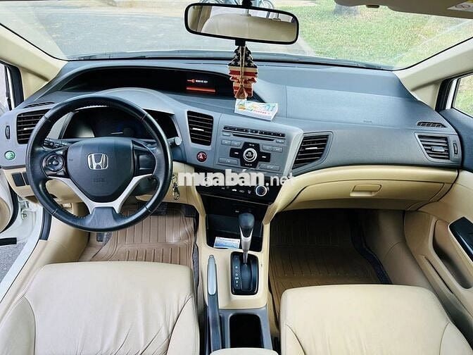 Honda Civic 1.8AT 2014 màu trắng