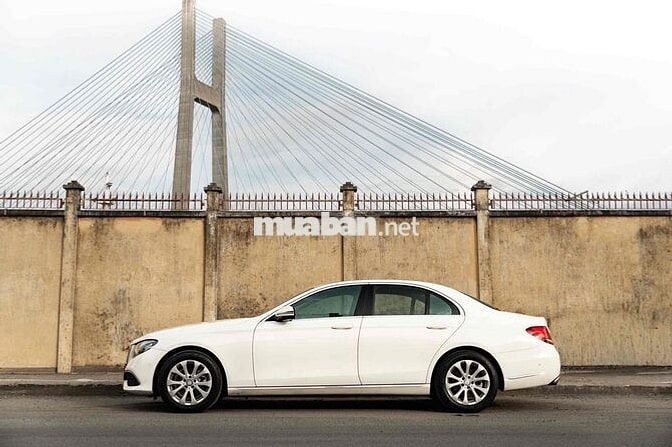 LONG ANH AUTO về Mercedes E200 model 2017 gia tốt