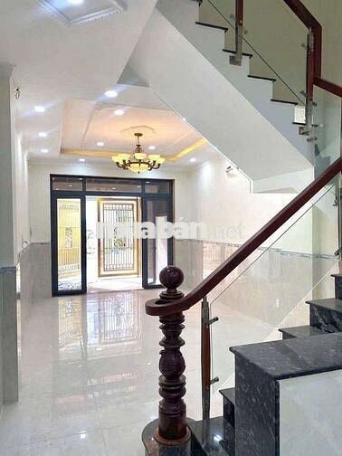 Cho thuê nhà 1trệt 2 lầu mặt tiền  kdc hoàng hùng Nguyễn thị khắp