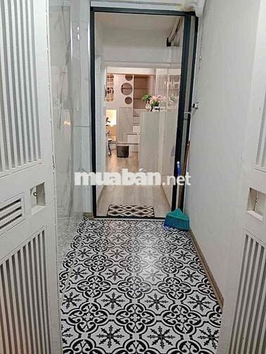 Bán nhà tập thể phố Bùi Ngọc Dương nhà dẹp 2 thoáng ở ngay 50m tầng 1