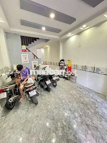 BÁN GẤP NHÀ SÁT AEON TÂN PHÚ,HẺM OTO THÔNG,3 TÀNG,4M1*13M CHỈ 5 TỶ 55