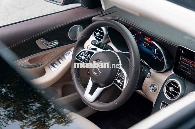 Mercedes Glc300 4Matic đklđ 2021- trả trước 450Tr