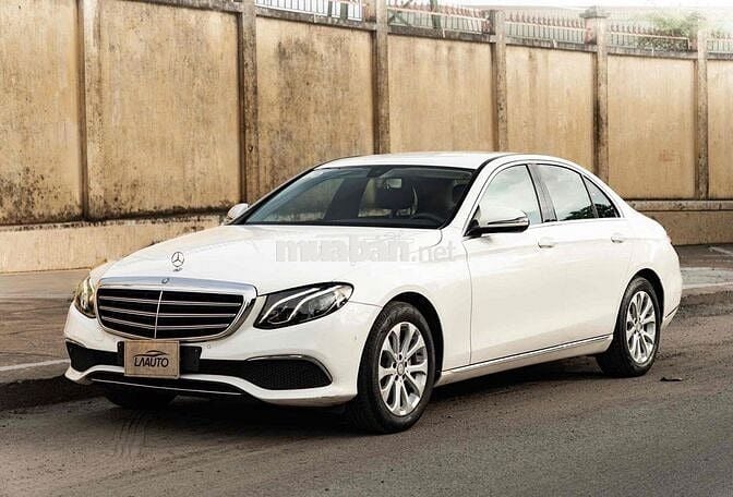 Mercedes E200 đklđ 2017- Trả trước 350Tr