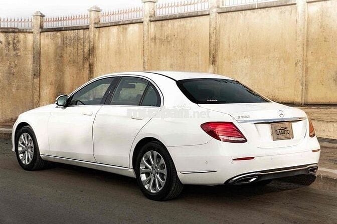 LONG ANH AUTO về Mercedes E200 model 2017 gia tốt