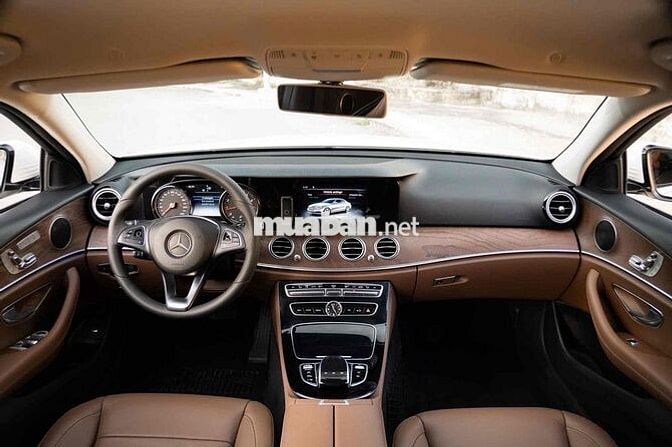 Mercedes E200 đklđ 2017- Trả trước 350Tr