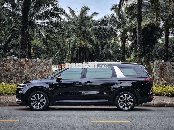 Kia Carnival 2022 2.2D Luxury - 1 chủ k chạy dv