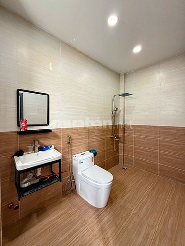 HIẾM - Nhà 4 Tầng - 9X19 - Ngay Đại Học Nguyễn Tất Thành - Quận 12 