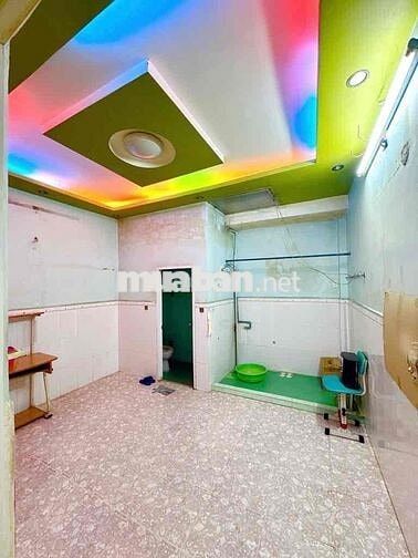 Nhà Sát Tân Phú , Trung Tâm - 44m2 - 3 phòng - Sổ Vuông - hơn 3ty