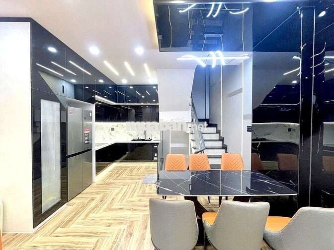 VỊ TRÍ ĐẮC ĐỊA - MẶT TIỀN PHẠM VĂN CHIÊU, G.VẤP. GIÁ 9,15 TỶ.