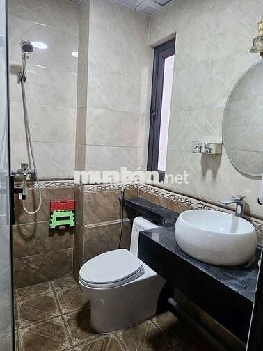 Cho thuê căn hộ 30m2 full đồ ban công thoáng tại Đê La Thành Nhỏ