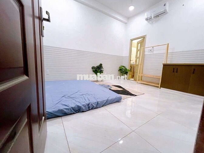 Cửa sổ trời sạch đẹp thoáng, ưu đãi giảmgiá phòngrẻ, đường lớn an ninh