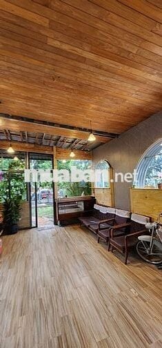 Cần cho thuê nhà gỗ mặt đường Trịnh Hoài Đức