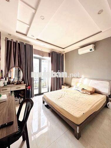View Công Viên, Xe Hơi Ngủ Trong Nhà, 5 Tầng