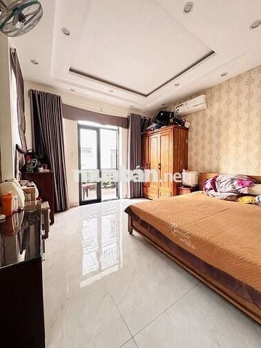 View Công Viên, Xe Hơi Ngủ Trong Nhà, 5 Tầng