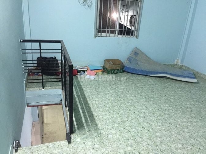 Cho thuê phòng trọ lớn 4x8=32 m2+gác đúc 20 m2, giá 2,5 triệu/tháng