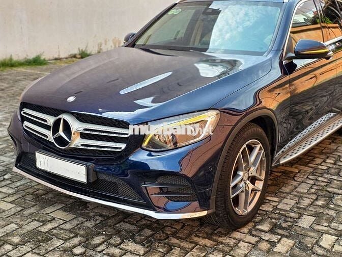 Tầm 800tr có GLC300 4 MATIC chất xe 1 chủ