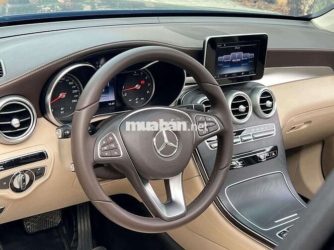 Tầm 800tr có GLC300 4 MATIC chất xe 1 chủ