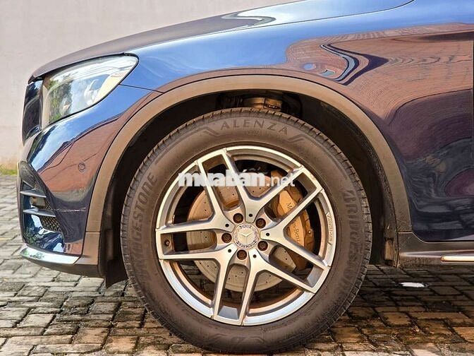 Tầm 800tr có GLC300 4 MATIC chất xe 1 chủ