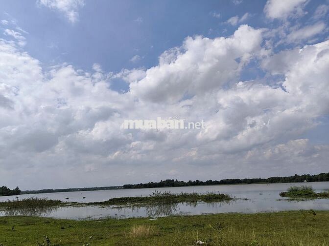 Bán 270m2 (10x27m) view hồ Châu Pha,TP.Phú Mỹ