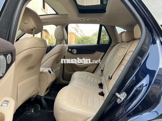 Tầm 800tr có GLC300 4 MATIC chất xe 1 chủ