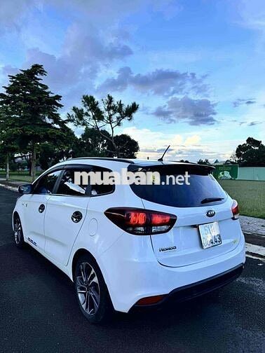 Kia Rondo 2018 2.0 GMT - 900000 km