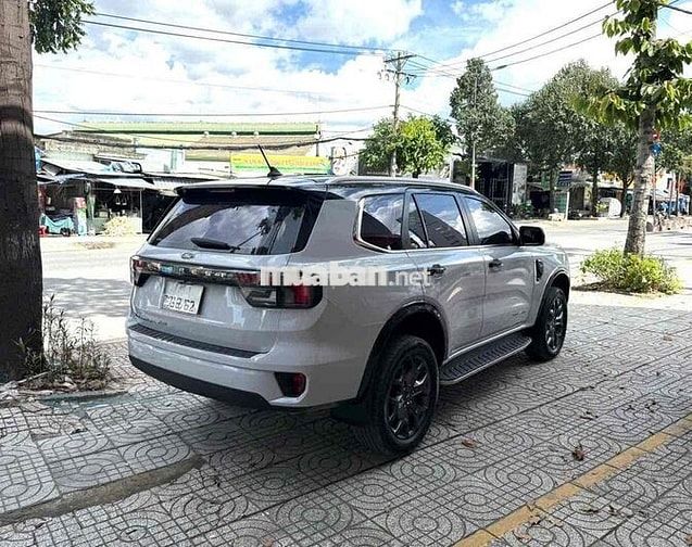 Everest mode2023  Titanium 2.0L AT 4x2 - 36000 km