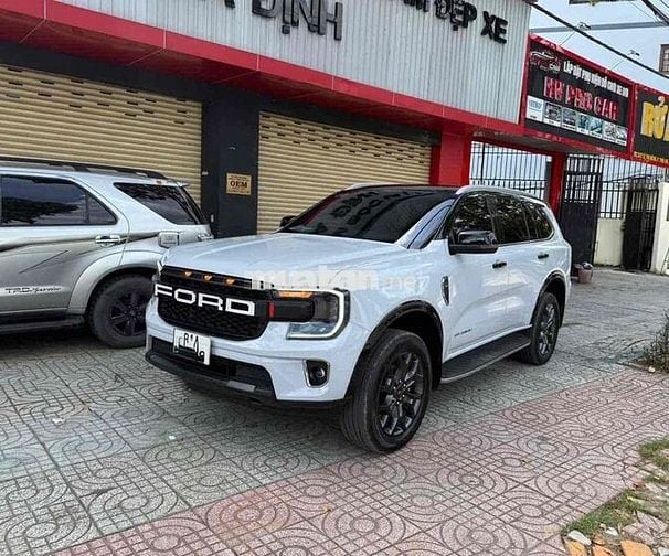 Everest mode2023  Titanium 2.0L AT 4x2 - 36000 km