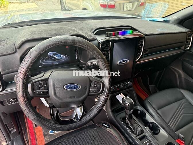 Everest mode2023  Titanium 2.0L AT 4x2 - 36000 km
