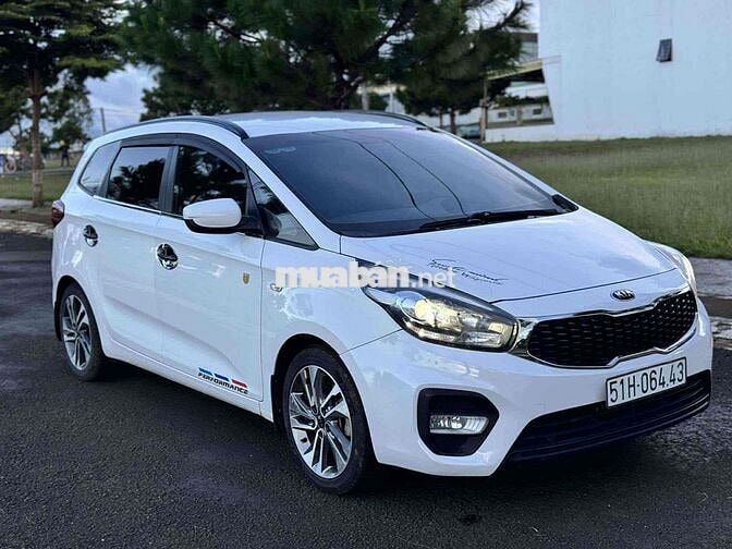 Kia Rondo 2018 2.0 GMT - 900000 km