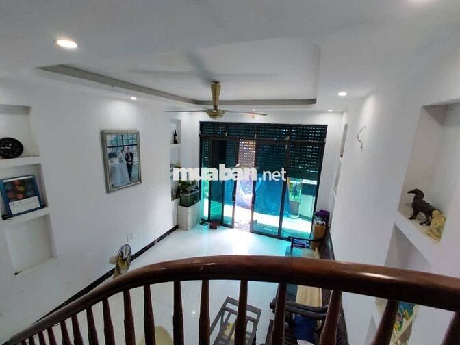 NHÀ ĐÃ QUA SỬ DỤNG NHƯNG VẪN CÒN MỚI