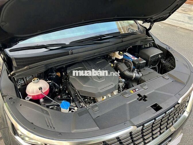 Kia carnival 2.2D signature 32000 km