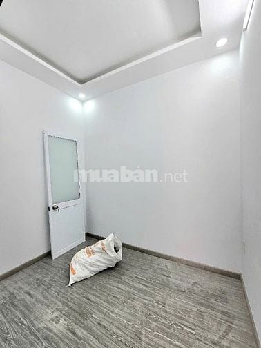 nhà bán chính chủ 1 lầu có sổ hồng gần Phú Mỹ Hưng quận 7
